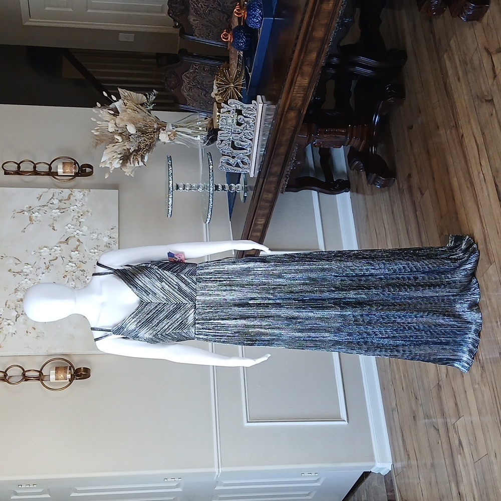New Women's Black And Silver V-Neck Floor-Length Dress By NW Nightway. Size 12 - Picture 4 of 17